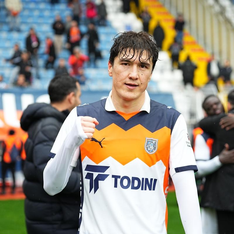 Ba�ak�ehir, Shomurodov ile 2 y�ll�k s�zle�me imzalad�