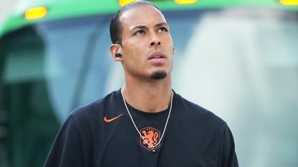 Galatasaray'a k�t� haber! Virgil van Dijk i�in kap�lar kapand�