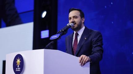 �stanbul'da CHP belediyecili�i s�n�fta kald�! �lk 10 belediyenin 9'u AK Parti'den