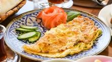 5 dakikada lezzetli tarif: Peynirli omlet tarifi, yumu�ak form