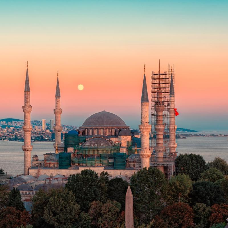 6 minareli o cami... Sultanahmet camisinin 5 �zelli�i