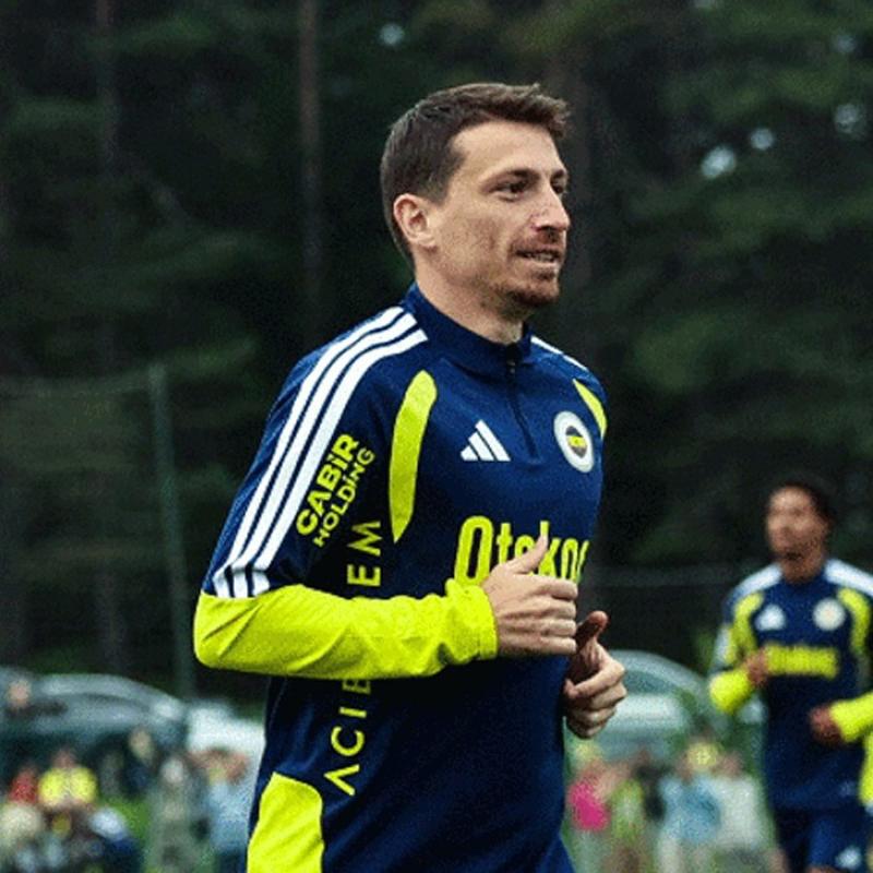 Asgari �cret alacak... Mert Hakan, 1 sene daha Fenerbah�e'de!