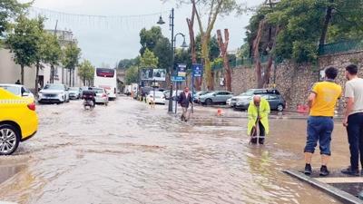 �stanbul'da yaz seli