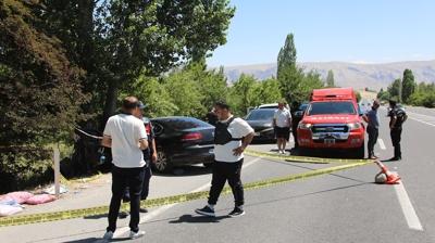 Malatya'da otomobil a�aca �arpt�: 2 can kayb� 4 yaral�