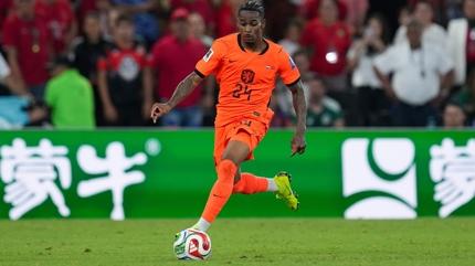 Galatasaray rotay� �ngiltere'ye �evirdi! Hedef Hollandal� y�ld�z...