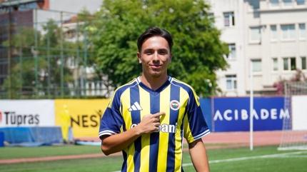 Galatasaray'dan ayr�ld�, Fenerbah�e'ye imza att�! ��te o isim...