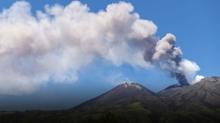�talya'da yanarda� yine panikletti: Etna g��l� �ekilde k�l p�sk�rtt�