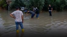Osmaniye'de f�rt�na koptu: Sa�anak hayat� olumsuz etkiledi
