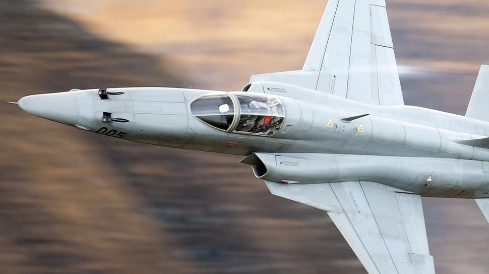NASA'nın itirazlarını dinlemediler: F-5 savaş uçağını uçurdular