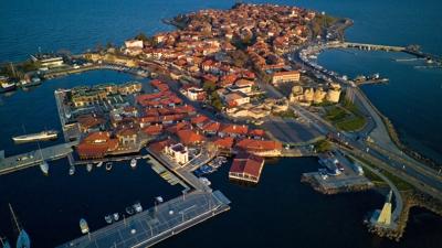 Bulgaristan'�n Karadeniz k�y�s�nda: Nessebar tarihi ve denizi ayn� rotada bulu�turuyor!