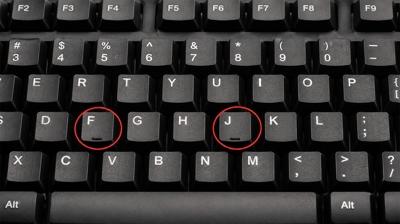 Klavyedeki F ve J tuşlarının üzerindeki o minik çıkıntılar bakın ne işe yarıyor!