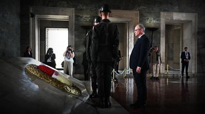 NATO heyeti An�tkabir'i ziyaret etti