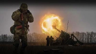 Ukrayna'dan Rusya'ya dev petrol darbesi: G�nl�k 460 bin varil i�leyen dev alevler i�inde