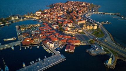 Bulgaristan'�n Karadeniz k�y�s�nda: Nessebar tarihi ve denizi ayn� rotada bulu�turuyor!