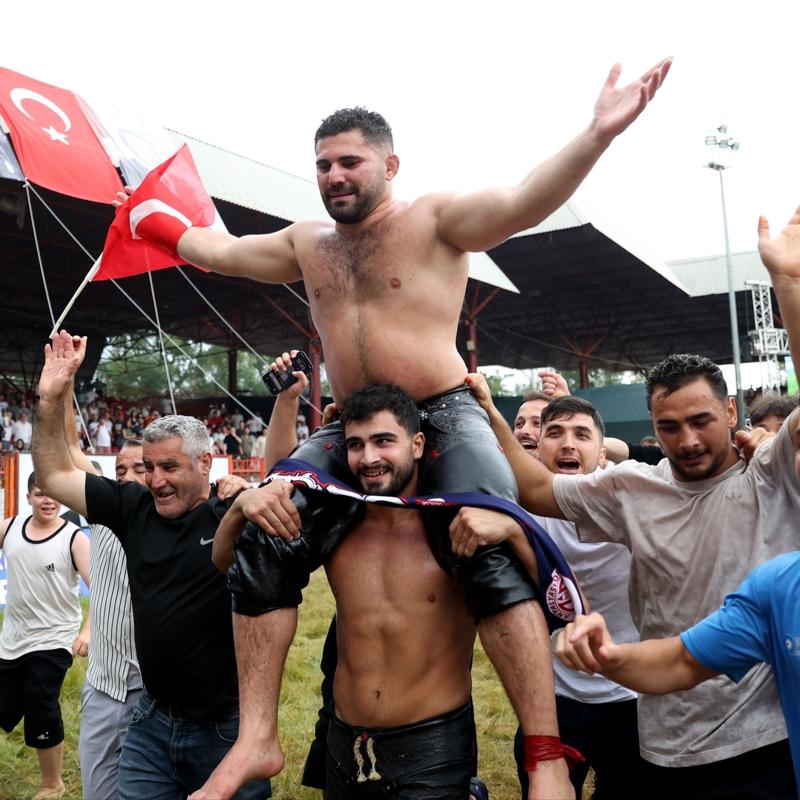 Ta� gibi ba�pehlivan