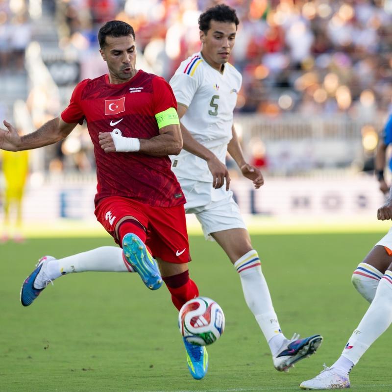 Zeki �elik Roma'da kal�yor!