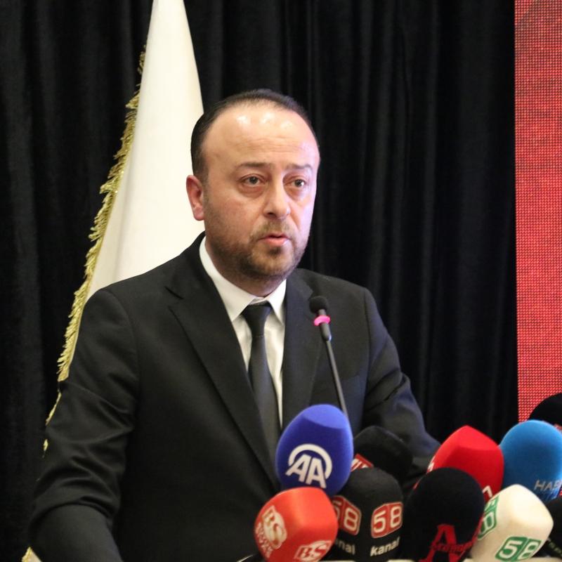 Burak �z�oban, Sivasspor'da adayl���n� a��klad�