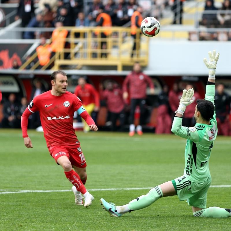 �orum FK, tak�m kaptan� Yusuf Erdo�an ile yollar�n� ay�rd�