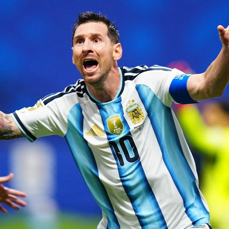 Maradona'y� sollad�, tarihe ge�ti! Arjantin'in kahraman� Messi