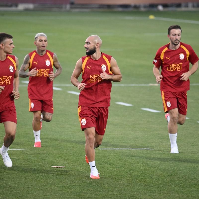 �ampiyon Galatasaray sezonu a�t�