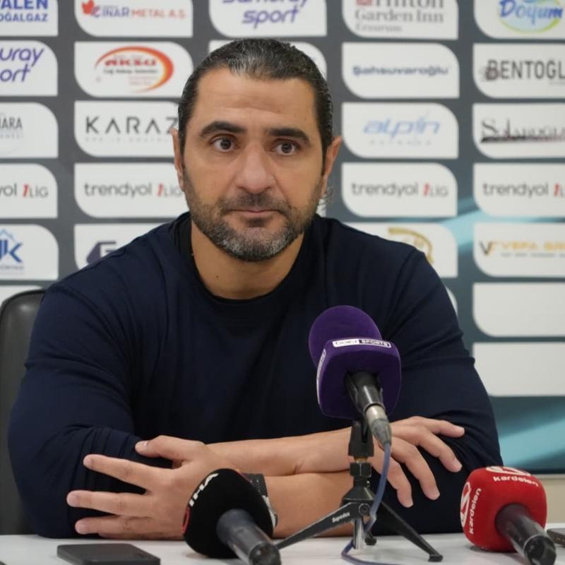 Sar�yer Teknik Direkt�r� B�lent B�l�kba��'ndan yeni sezon mesaj�