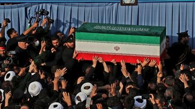 Resmi t�renle kar��land�: Hamaney'in cenazesi Irak'a getirildi