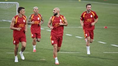 �ampiyon Galatasaray sezonu a�t�
