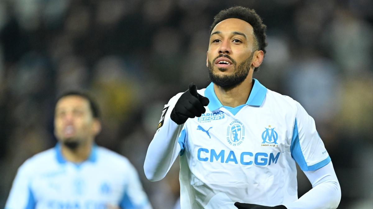 Pierre-Emerick Aubameyang �orum fk transfer foto�raflar� resimleri