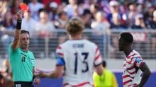 UEFA: FIFA k�rm�z� �izgiyi a�t�