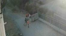 Zorbalar otizmliyi su kanal�na itti! K�z �ocu�u �l�mle burun buruna geldi
