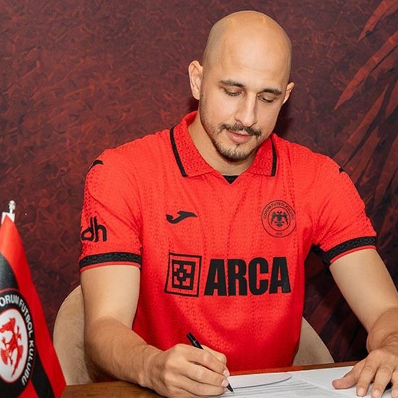 �orum FK, kaleci Erhan Erent�rk'� renklerine ba�lad�