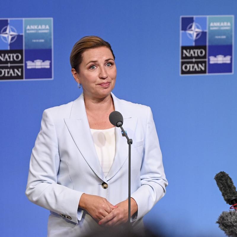 NATO zirvesinde Gr�nland mesaj�: Sat�l�k de�ildir