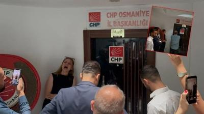 CHP'de devir teslimler �ilingirle yap�l�yor! Kendilerini binaya kilitlediler