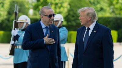 D�nya Ba�kan Erdo�an'� konu�uyor! ABD bas�n�: Di�er NATO liderlerinden ayr�l�yor