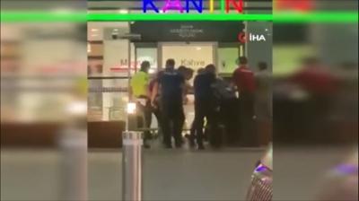 Havaliman�nda korku dolu anlar! B��akl� sald�r� giri�imi: 4 polis yaraland�