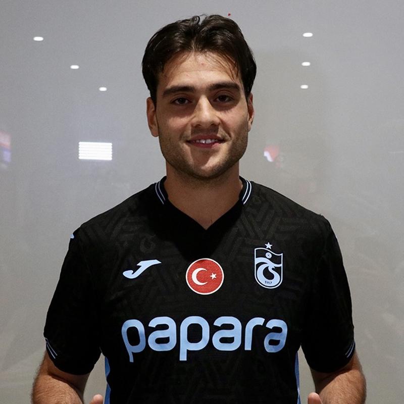Trabzonspor resmen a��klad�! Bir transfer daha...
