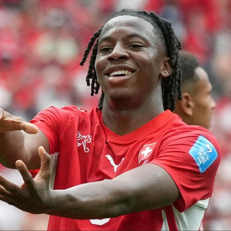 Newcastle kesenin a�z�n� a�t�: Manzambi i�in 60 milyon euro