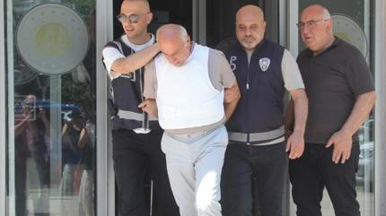 �Arazi� kavgas� vah�ete d�n��t�: A�abeyini, yengesini ve ye�enini katletti