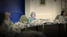 Emine Erdo�an'dan NATO payla��m�: ''Kap�lar� aralayan bir d�n�m noktas� olmas�n� diliyorum''