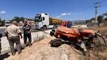 Mu�la'da t�r ile trakt�r �arp��t�: 2 ki�i hayat�n� kaybetti