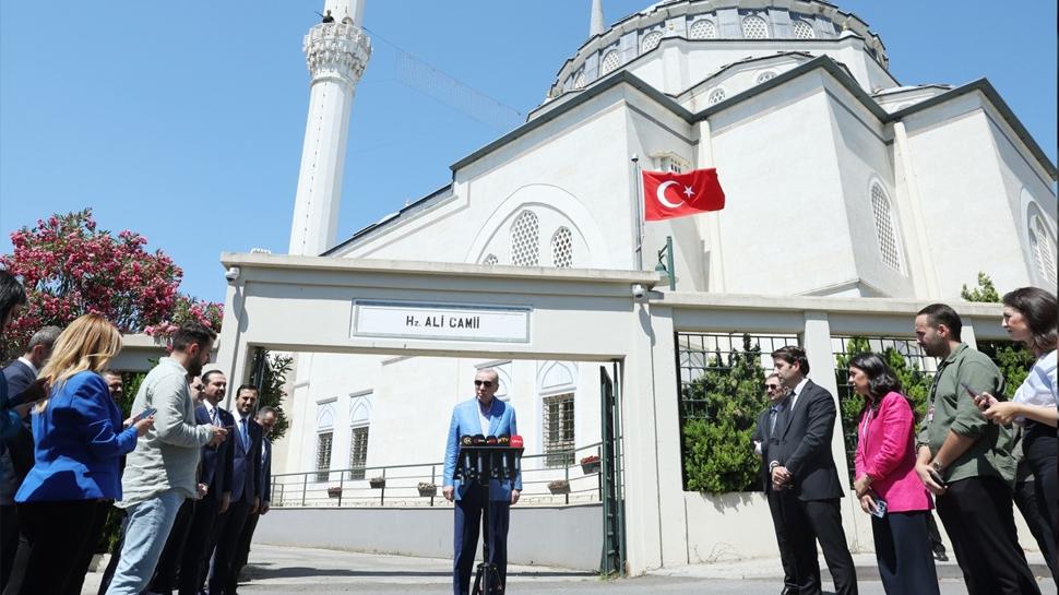 Başkan Erdoğan cuma namazını İstanbul'da kıldı