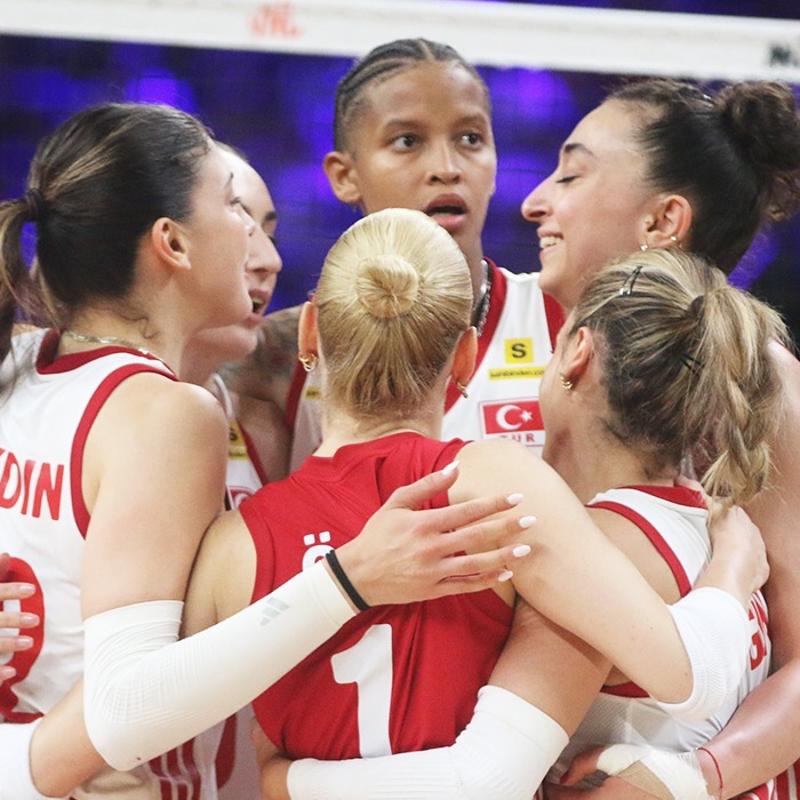 Final setinde y�k�ld�k! Filenin Sultanlar�, ABD'ye kaybetti
