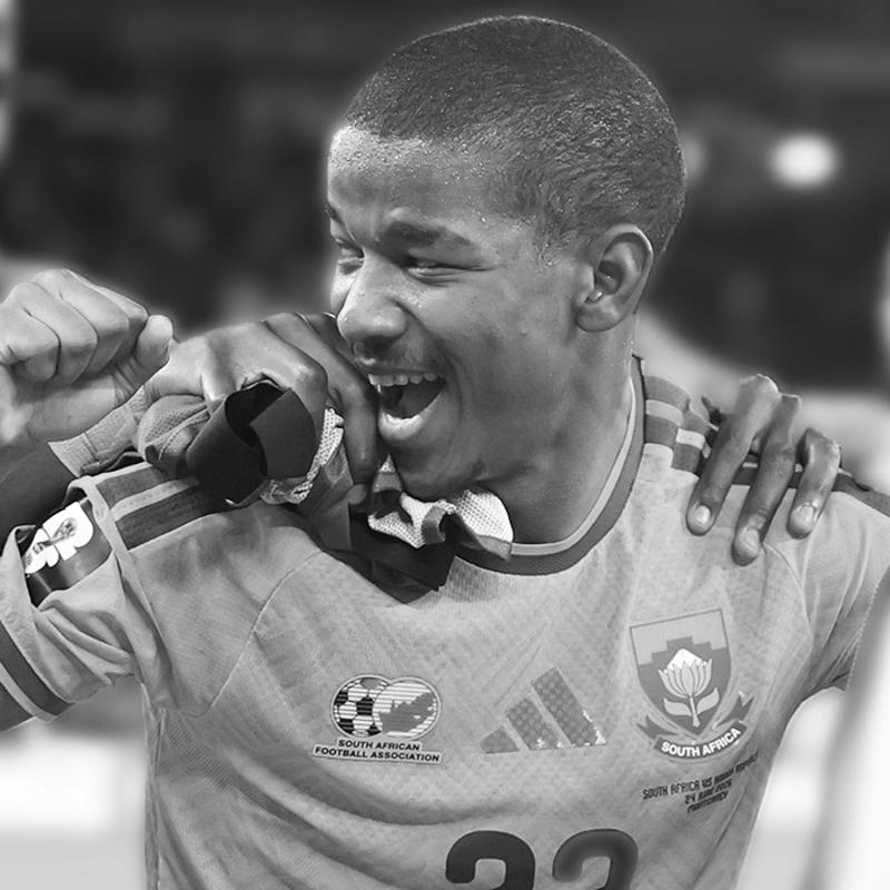 D�nya Kupas�'nda forma giymi�ti! G�ney Afrikal� futbolcu hayat�n� kaybetti