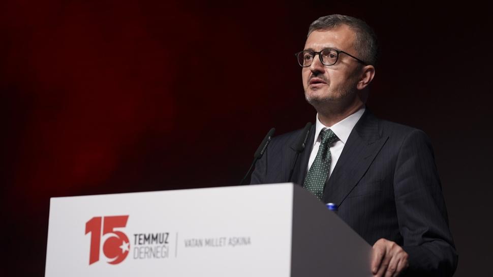 İletişim Başkanı Burhanettin Duran'dan 15 Temmuz mesajı: Darbeler silsilesi o kahramanlar sayesinde mezara gömüldü