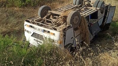 Amasya'da midib�s devrildi: 16 yaral�