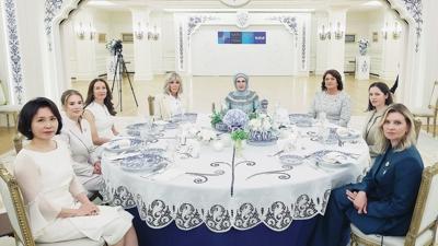 Zirvede Ajda s�rprizi