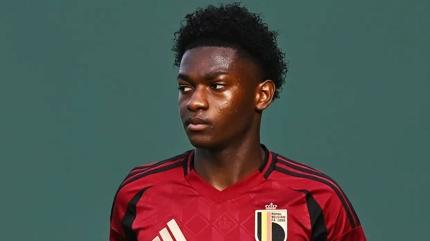 Barcelona'ya 18 ya��nda sol kanat!