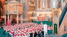 253 �ehide 253 hatimle vefa... Ayasofya'da eller semaya a��ld�