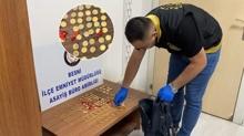 Kap�n�n �n�nde alt�n dolu �anta buldu... Besni'de insanl�k dersi