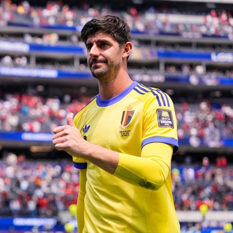 Thibaut Courtois: Sahada kalabilirdim, hocam�z oyundan ��kard�